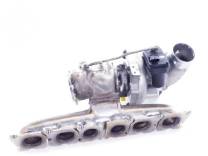Tehdaskunnostettu turboahdin BorgWarner KKK 18589880010 18589700010 18589880009 18589700009 18589880008 18589700008 18589880006 18589700006 18589880004 18589700004 A2560900200 A2560900280 A2560900700 A2560901100 2560900200 2560900280 2560900700 2560901100